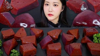 [ONHWA] The chewing sound of raw beef liver! Fresh raw beef liver