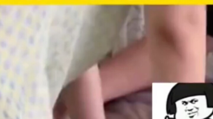 Terlalu banyak barang bawaan untuk tahun ajaran baru, jadi ayah saya menggunakan penyedot debu untuk
