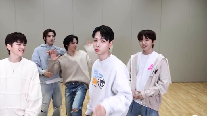 BOYNEXTDOOR 'But I Like You' practice room students singing and yelling bonus clip