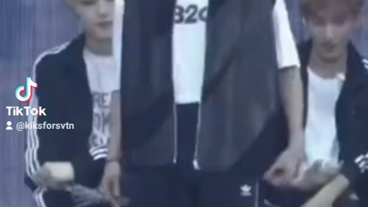 seungkwan is too hot for this