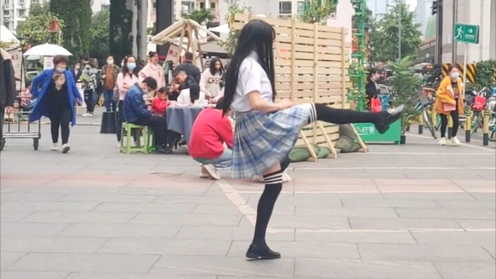 [Pakaian Wanita dengan 100.000 Penggemar] Gadis JK menampilkan moonwalk Michael Jackson Billie jean 