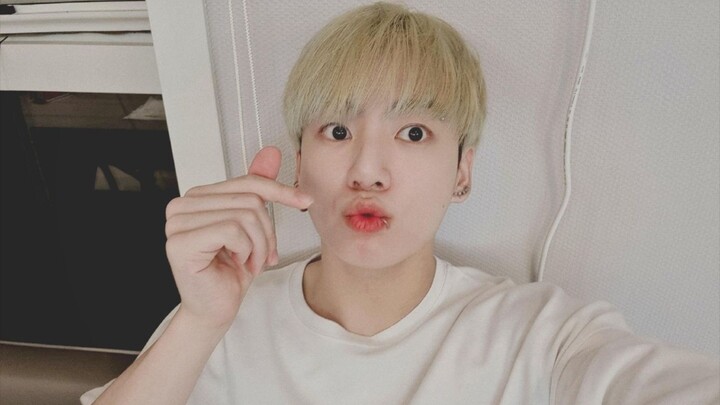 [Jungkook] Eyebrow nails and lip rings are still the youngest in South Korea