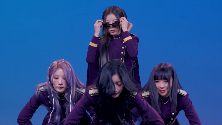 การเต้นผลัด "Sweet Juice" ของเพลง PURPLE KISS หลุดการควบคุมในช่วงกลางการแสดง