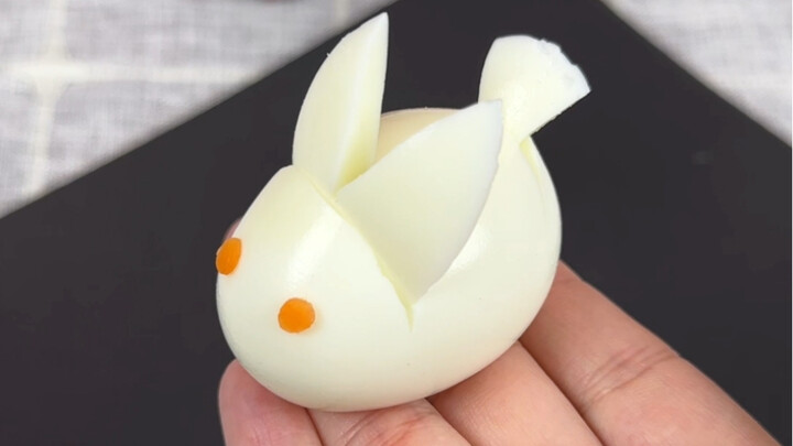 Dùng trứng luộc làm chú thỏ nhỏ vừa ngon vừa vui, các bạn đến ăn thử nhé