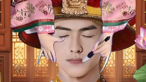 Saat saya bercosplay Zhen Huan, saya memberikan perawatan kecantikan pada Shiro