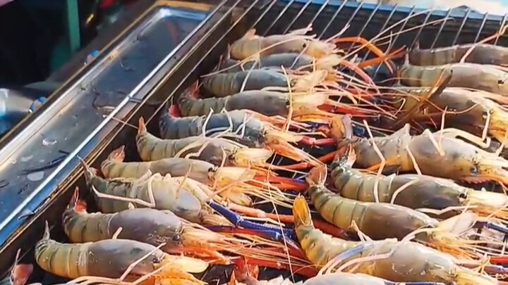 อาหารไทย : กุ้งย่างสดทรงไทย กับ ซอสเปรี้ยว เค็ม หวาน เปรี้ยว โดนใจ