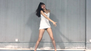 【希希】hann 穿上短裙妈妈再也不用担心我怕冷啦