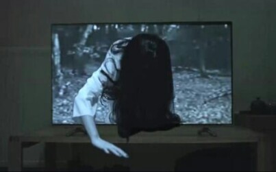 Đổi Tư Thế Xem Phim Ma, Sadako Chưa Từng Đáng Yêu Đến Thế