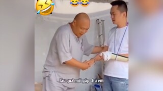 Nhân chi sơ tính cà khịa 😂