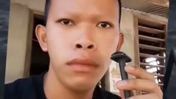 😂😂 seketika nyesel