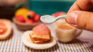 Strawberry Jam Toast/Extended/Stop Motion Animation