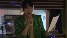 The most handsome guy in the village is you, Yoo Yeon-seok! You look good, sing well, and dance hand
