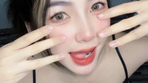 คนนี้ก็สวยย