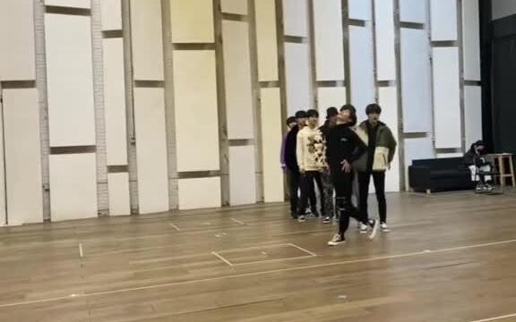 时代少年团 来看看这是不是你没见过的练习室版本的
