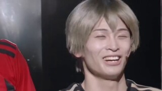 [เต้น] "น่าเสียดายที่นายไม่เข้าใจว่าโคโนฮะนี่น่ารักแค่ไหน และนายก็ไม่เข้าใจฉันเหมือนกัน"