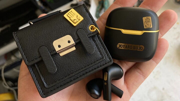 Buy headphones and get a leather bag for free - Unboxing of Jotaro Kujo Bluetooth headphones