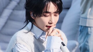 [Yin Jeonghan] Except for the strong tenor, he can sing other types of timbre very well, especially 