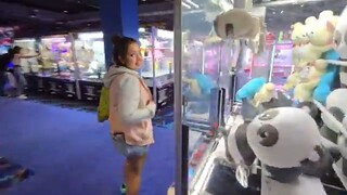 y2mate.com - How many Prizes can She win with 50  100 Arcade Challenge Part 2_36