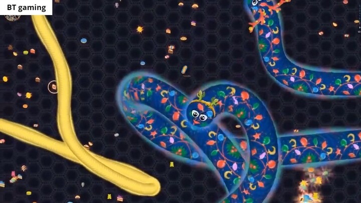 Wormate.io 1 Giant Monster Worm vs. 277222 Invasion Worms _ Wormateio Best Troll