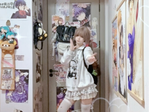 ^ ╸▵╺ ^ ੭随夸夸