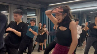 小小的身体 大大的能量 这次来找找后面有没有你们喜欢的男生～