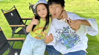 休闲两兄妹