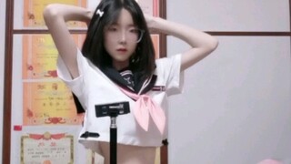 想当不良少女，但是很呆（？）