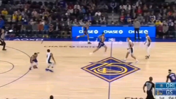 Unbelievable shot by curry🏀😱