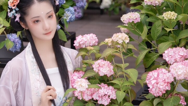 [Yuzi] [Red Horse] —— "I am having fun in Jiangnan, so innocent ~ Yuzi's original ancient style danc