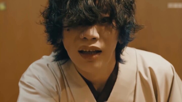 Kenshi Yonezu: a popular Japanese singer, a monster walking between genius and madman