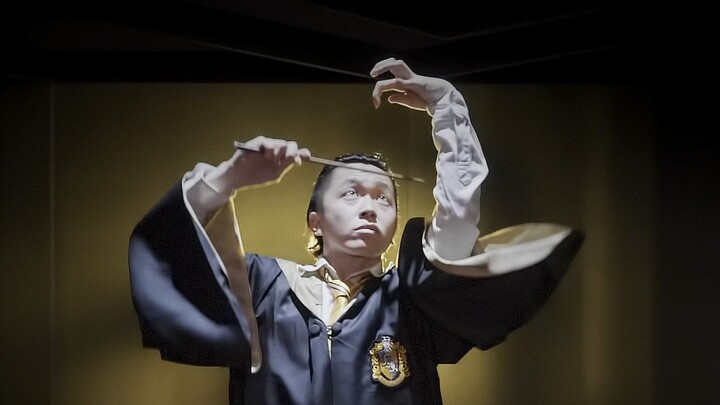 [Egyptian Hand × Harry Potter] Badger House Boy performs geometric magic! Tutting Hufflepuff