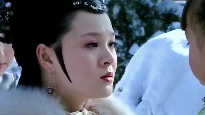 Suddenly, she discovered that every time Cao Qinmo was scolded by Concubine Hua, she would cover Wen