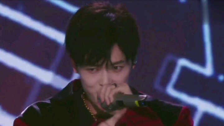 [Fu Xinbo] I woke up and found out that the man I voted for on my phone was not very good looking???