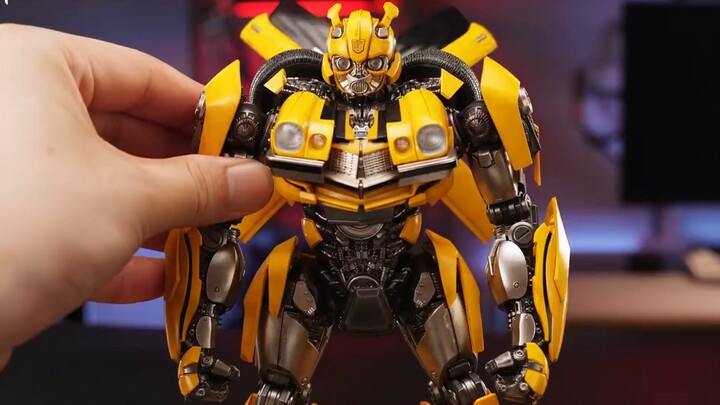 Xứng đáng là “con trai”! Threezero DLX Transformers 7 Bumblebee đã chia sẻ!