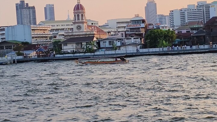 บรรยากาศริมน้ำเจ้าพระยา