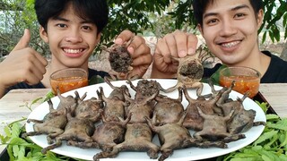 อึ่งไข่ตัวใหญ่ๆ กินกับซีฟู้ดแซ่บสุดๆ เมนูที่อยากให้ทุกคนต้องลอง.