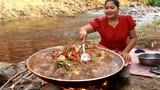 Yummy curry Big duck with chili recipe By village - Cooking Life