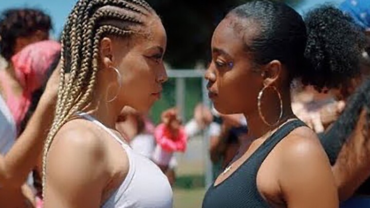 Who doesn’t love watching hot girls dance battles? FAST (Motion)’s super exciting choreography, the 