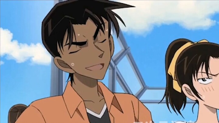 พอมาคิดๆดูก็สงสัยว่า Hattori Heiji ทำงานหนักแค่ไหนในการอยู่เป็นโสด เขาเป็นเทพชายที่ล้มเหลวที่สุดในเร