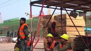 休息时间来段自学的舞蹈，活动活动筋骨