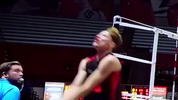 การแข่งขันวอลเล่ย์บอลชายสุดร้อนแรงทั้งรุกและรับ