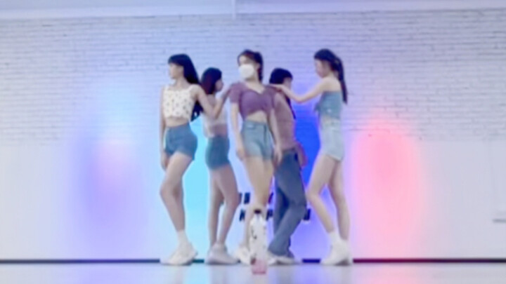 【Qiaoqiao】The whole screen is full of long legs!! Up and down practice room~ I Eddie can still fight