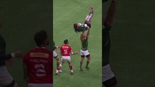 This rugby player showed UNBELIEVABLE strength!