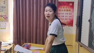 体育老师一般都是体弱多病，最硬的语气说最怂的话
