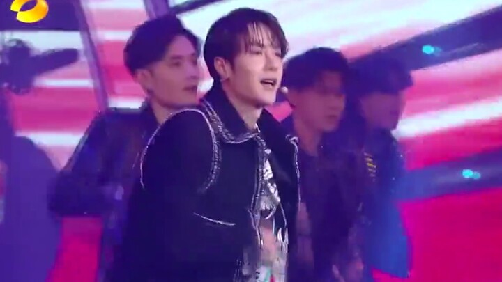 [I want to recommend Wang Yibo to the whole world] He was born for the stage, those shining moments 
