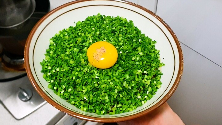 [Food][DIY]Making noodles served with Chinese chives and eggs