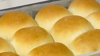 BREAD ROLLS IN 60 MINUTES