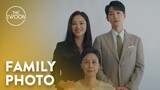 Jeon Yeo-been pulls Song Joong-ki in for a family photo with his mother | Vincenzo Ep 16 [ENG SUB]