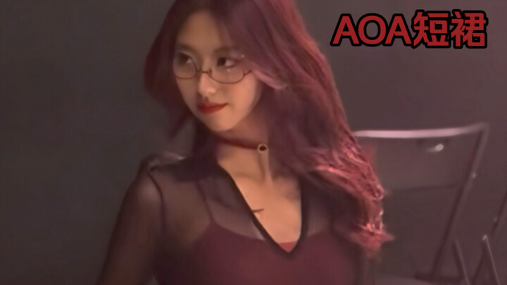【AOA】随机迷倒一位女大学生！！MiniSkirt短裙申惠晶位路演直拍 夜场太适合了