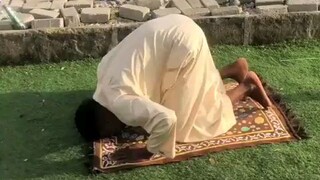 ketika sholat bru ada maling....